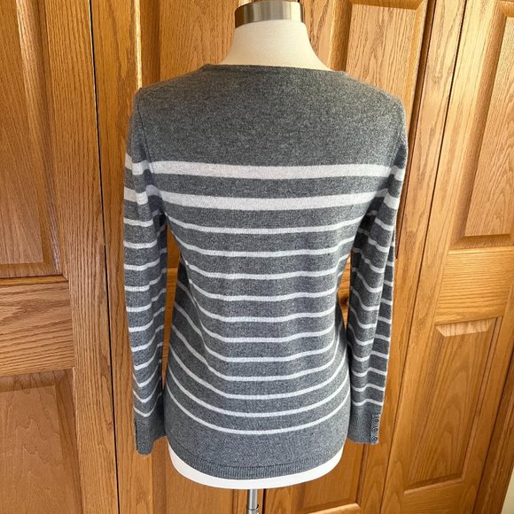 TALBOTS - Cashmere Button-Cuff Sweater - Excellent Condition - Picture 4 of 9
